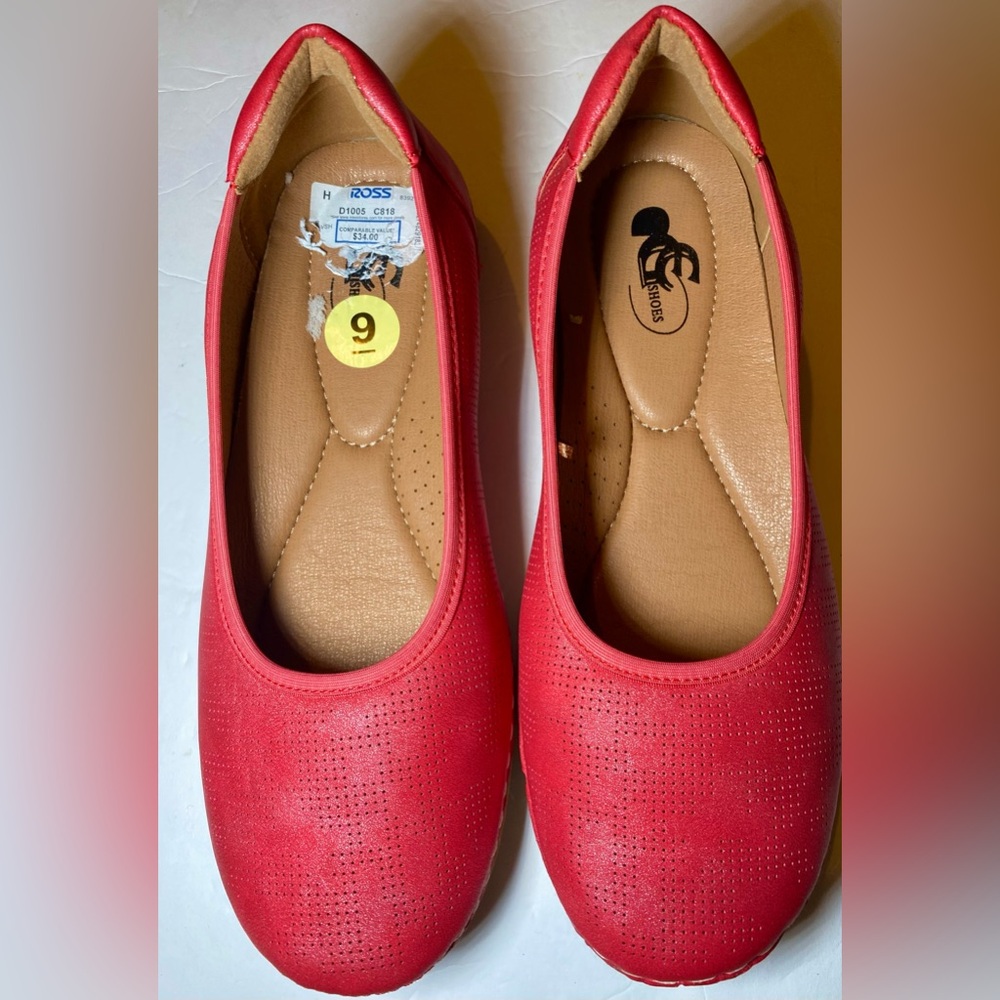 Good Choice Women Kiana Slip On Red Solid Casual Round Toe Flat Heel, 9